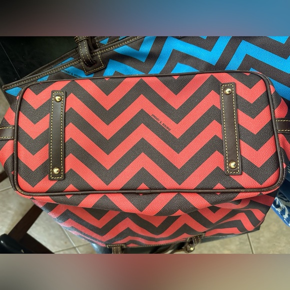 Dooney and Bourke Chevron Bag in Red and Brown - Picture 5 of 5